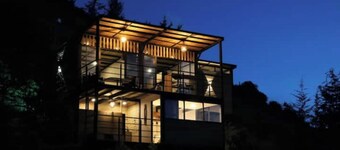 Villa Guatapé, swimming pool and private Jacuzzi. Medellin