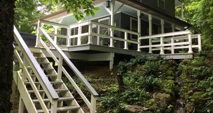 Private Secluded Cabin w/hot tub