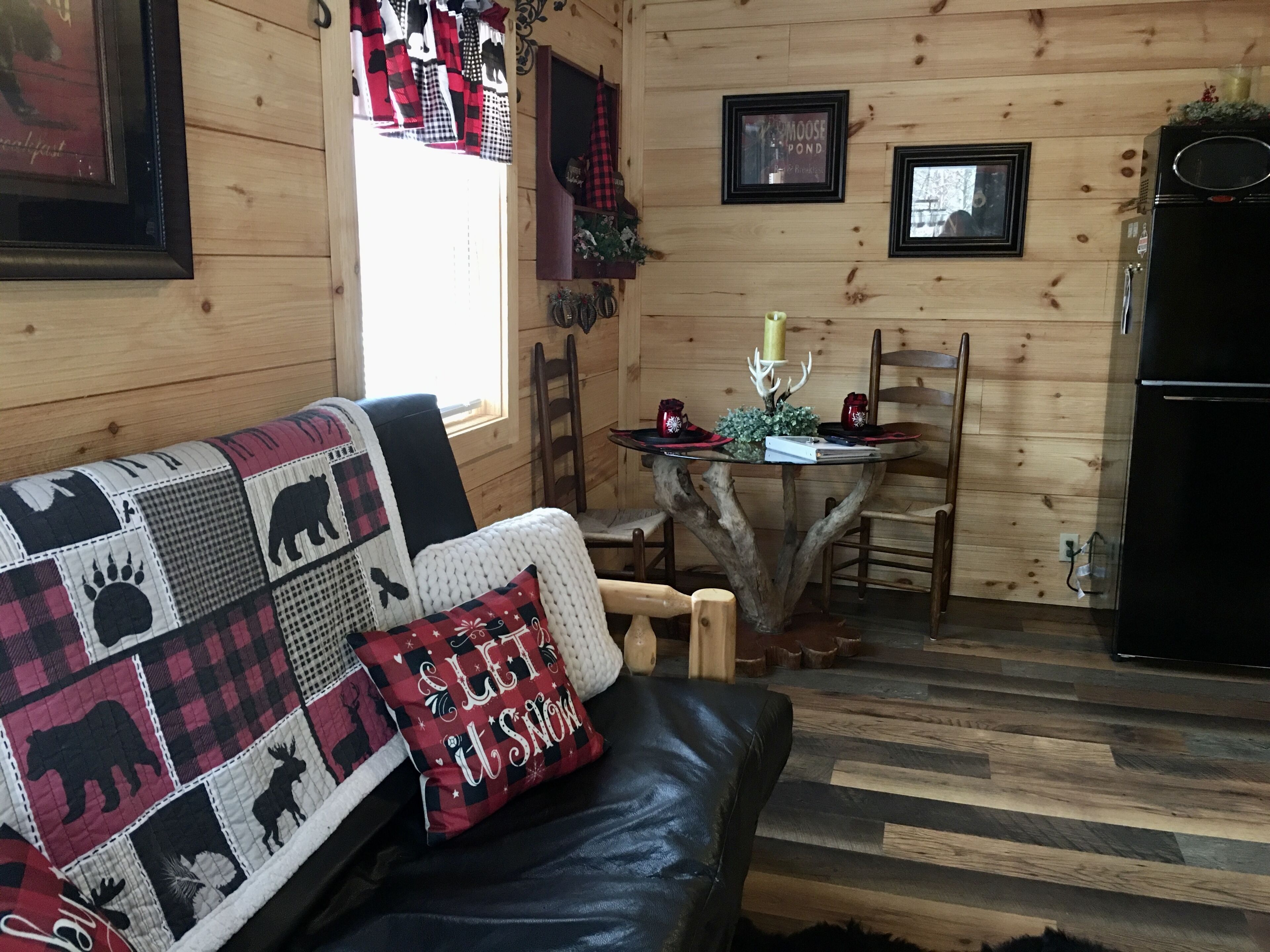 Smart TV, fireplace, DVD player, stereo