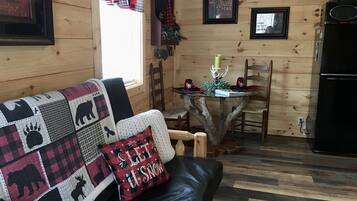 Smart TV, fireplace, DVD player, stereo