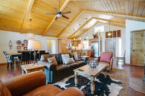 Televisio, pöytäjalkapallopöytä, pöytätennispöytä