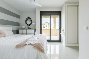 3 chambres, fer et planche à repasser, Wi-Fi gratuit, draps fournis