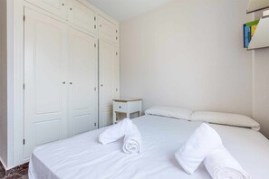 3 quartos, ferros/tábuas de passar roupa, Wi-Fi de cortesia