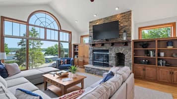 Smart TV, fireplace, offices