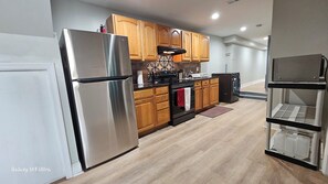 Fridge, microwave, oven, stovetop - Fully Furnished Cozy English Basement Apartment (Baltimore)