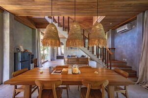 Villa, 2 slaapkamers | Dineren op de kamer