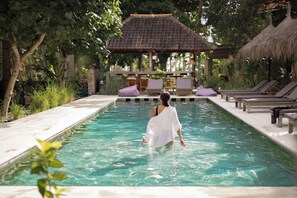 Outdoor pool - Amrani Diamond Beach Villas & Pool (Penida Island)