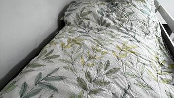 1 bedroom, WiFi, bed sheets