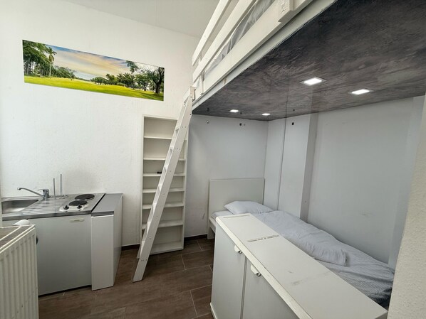1 bedroom, WiFi, bed sheets - Tinyhouse Wiesbaden Stadtmitte live in the smallest of spaces (Wiesbaden)
