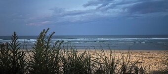 This sweet, cozy, and relaxing beach cottage is ready for you in 2024! Sleeps 6!