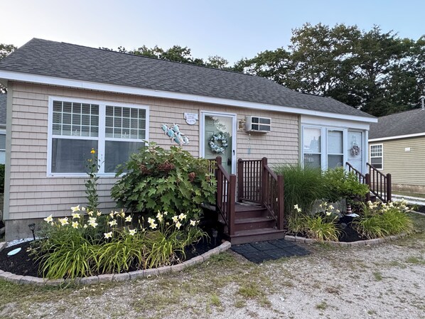 Exterior - This sweet, cozy, and relaxing beach cottage is ready for you in 2024! Sleeps 6! (Wells)