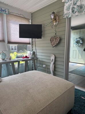 2 bedrooms, iron/ironing board, free WiFi, bed sheets - This sweet, cozy, and relaxing beach cottage is ready for you in 2024! Sleeps 6! (Wells)