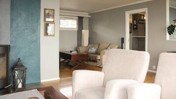 TV, fireplace, DVD player