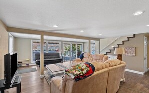 Smart TV, fireplace, DVD player, books