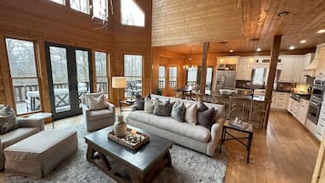 TV connectée, cheminée, table de tennis de table