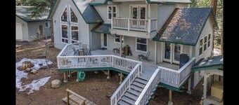 The Knotty Pine, Hot Tub, EV Charger, Rec Room, Pets ok