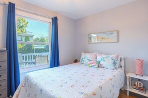 4 bedrooms, iron/ironing board, travel cot, free WiFi