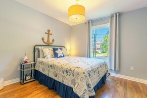 4 bedrooms, iron/ironing board, travel crib, free WiFi