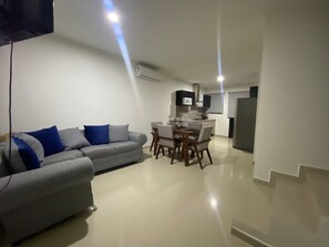 TV - Beautiful Family Beach House Nuevo Vallarta Aldea Hortus Residencial (Tondoroque)