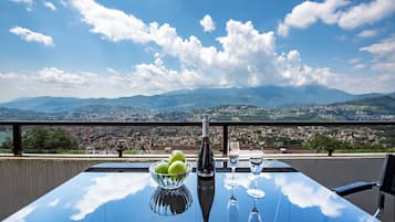 Căn hộ Tiêu chuẩn, nhiều phòng ngủ, 2 phòng tắm (Casa Al Bosco With Pool) | Khu ẩm thực ngoài trời