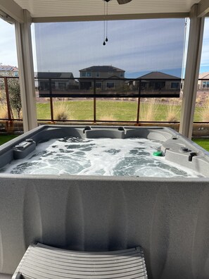 Baignoire à remous extérieure