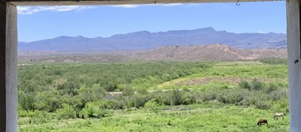 LA HACIENDA DEL RIO<br>Lose Yourself. Find Yourself. Be Yourself.