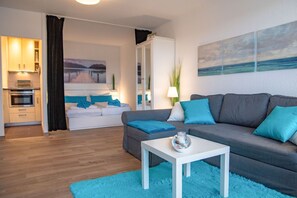 TV, stereo - Dream vacation apartment in the Strandhochhaus Sahlenburg for 1 - 6 persons - (Cuxhaven)
