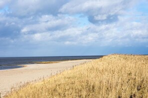 Unclassified image, 2 of 20, button