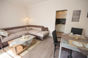 Unclassified image, 5 of 15, button