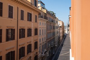 View from property - NinetyOne Sistina Apartment, Spanish Steps (Roma)