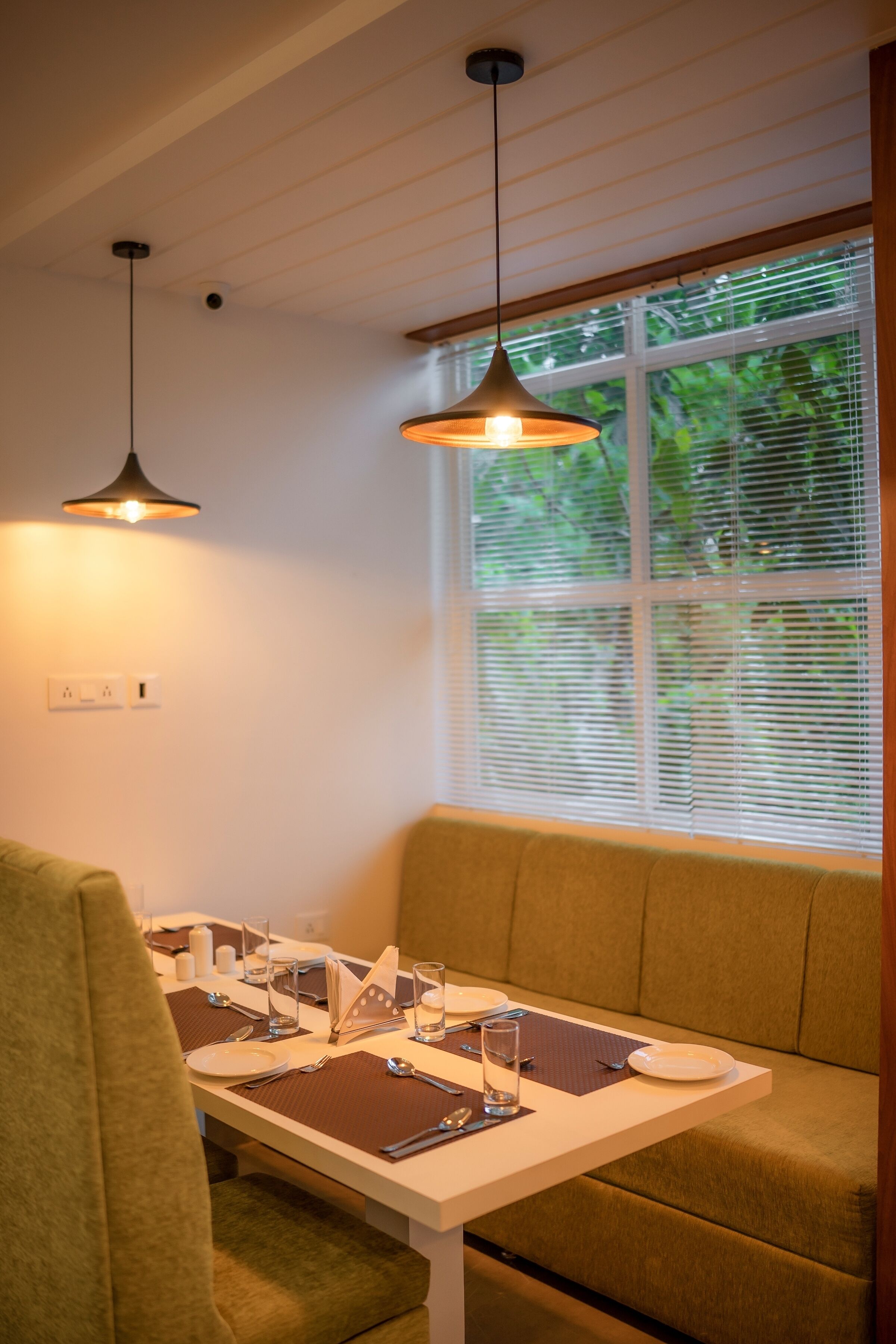 Daily continental breakfast (INR 600 per person)