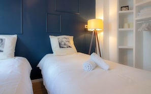 1 quarto, Wi-Fi de cortesia, roupa de cama