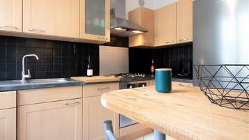 Réfrigérateur, micro-ondes, four, lave-vaisselle