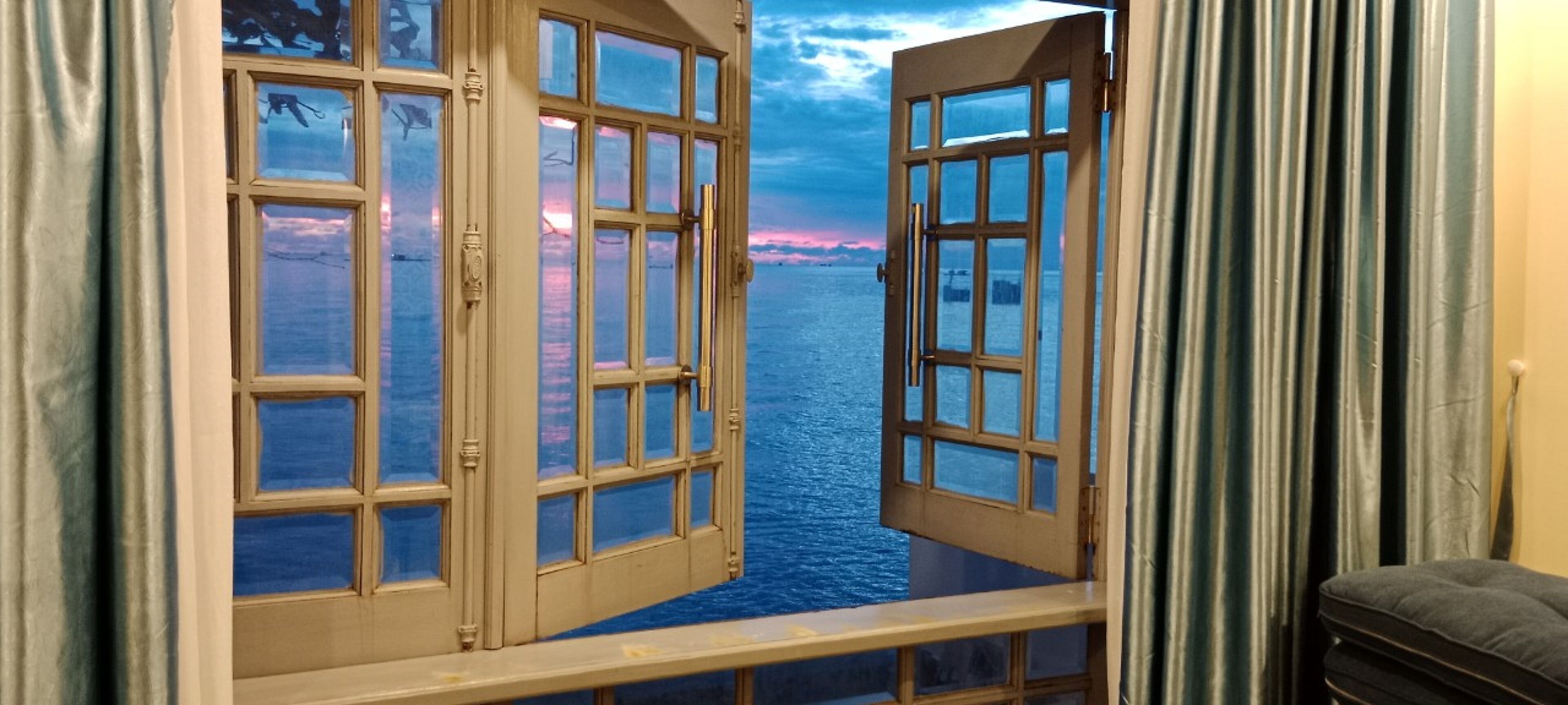 Phòng 4 Cao cấp, quang cảnh cảng, đối diện biển | Khu phòng khách