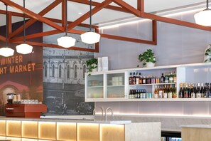 Bar (on property) - Veriu Queen Victoria Market (Melbourne)