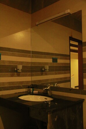 Presidential Suite | Bathroom - Move N Pick (Murree)