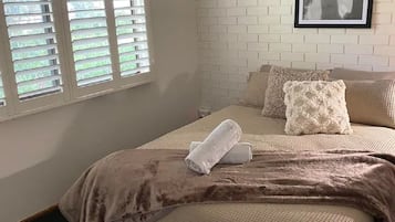 2 bedrooms, desk, iron/ironing board, free WiFi