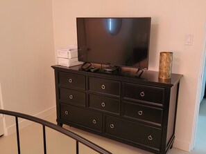 Interior - Nostalgic 1950’s Bungalow, minutes to ASU, DT Mesa (Mesa)