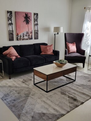 TV, foosball - Nostalgic 1950’s Bungalow, minutes to ASU, DT Mesa (Mesa)