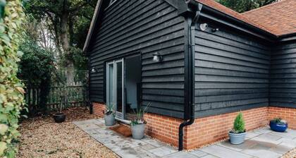 The Oak - Brand new Countryside 2 Bedroom Annex - From 165 Per Night