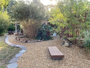 Property grounds - Total Getaway at Bradshaw House Lodge (Halls Gap)