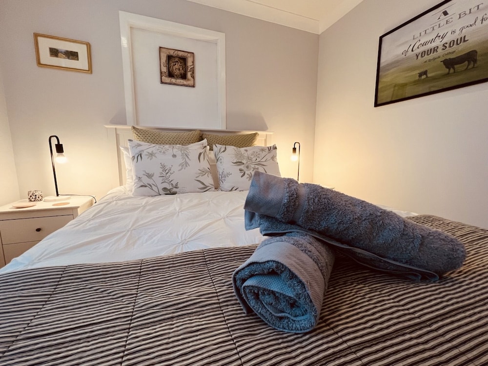 Redgate Cottage, Mudgee. Peaceful rural setting. Great place to unwind