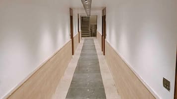 Coin salon dans le hall