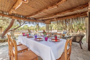 Outdoor dining - Finca la Encina in Porreres (Porreres)