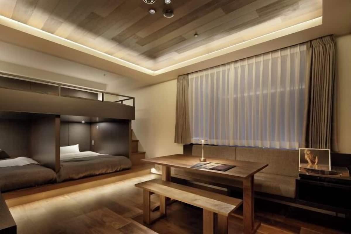 In-room safe, blackout curtains, free WiFi