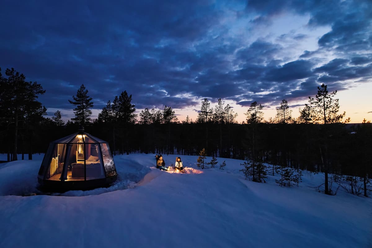 Romantic Cabin | Free cots/infant beds, free WiFi, bed sheets