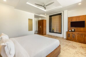 Sajjangarh Fort View | Skrivebord, arbejdsområde til bærbare computere, mørklægningsgardiner