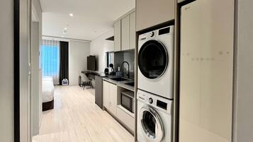 Deluxe Family Twin | Soundproofing, free WiFi, bed sheets