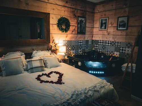 COSY MOUNTAIN LOVE ROOM