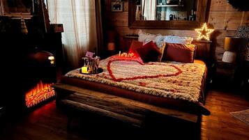 1 bedroom, travel crib, free WiFi, bed sheets